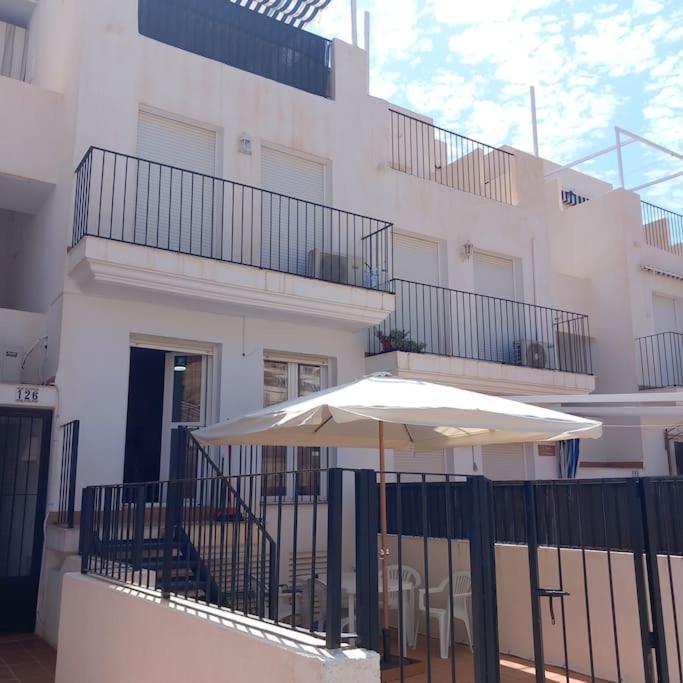 La Casa De La Fama - Apartamento Con Patio Exterior كاربونيذاس المظهر الخارجي الصورة